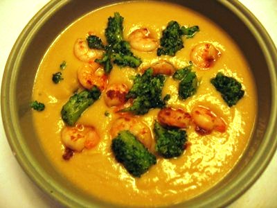 Crema di ceci con gamberi e broccoli