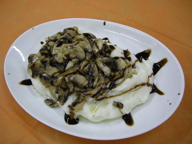 Polenta con Champignon al Balsamico