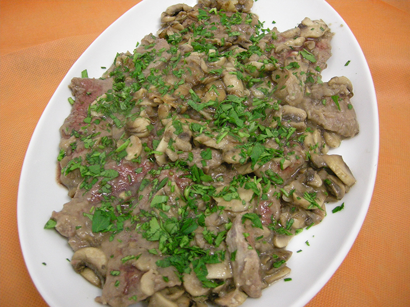 Scaloppine di manzo agli champignons