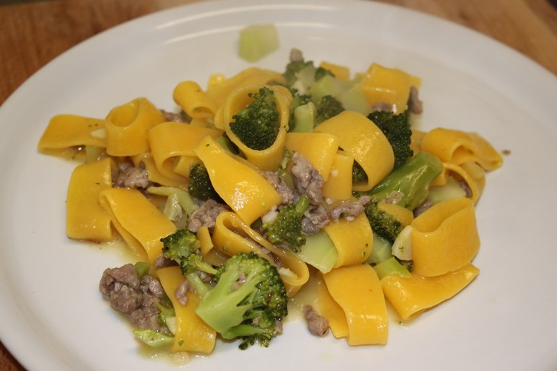 Calamarata con broccoli e salsiccia