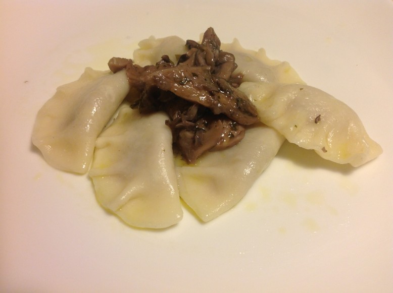 Ravioli d'oriente ripieni di patata viola
