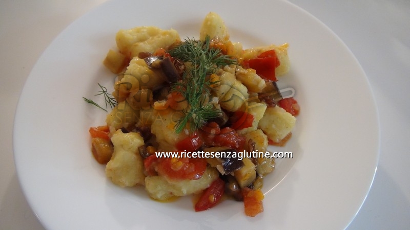 Ricetta Gnocchi di patate con sugo estivo vegetariano senza glutine