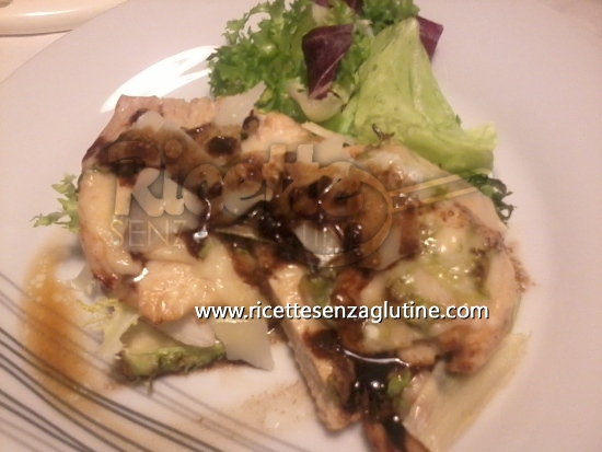 Ricetta Tacchino farcito d\'insalatina con scaglie di Parmigiano e aceto balsamico senza glutine